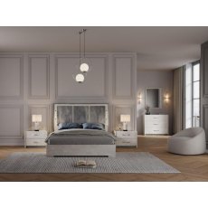 San Martino Claudia High Gloss Bed Set San Martino Claudia High Gloss Bed Set